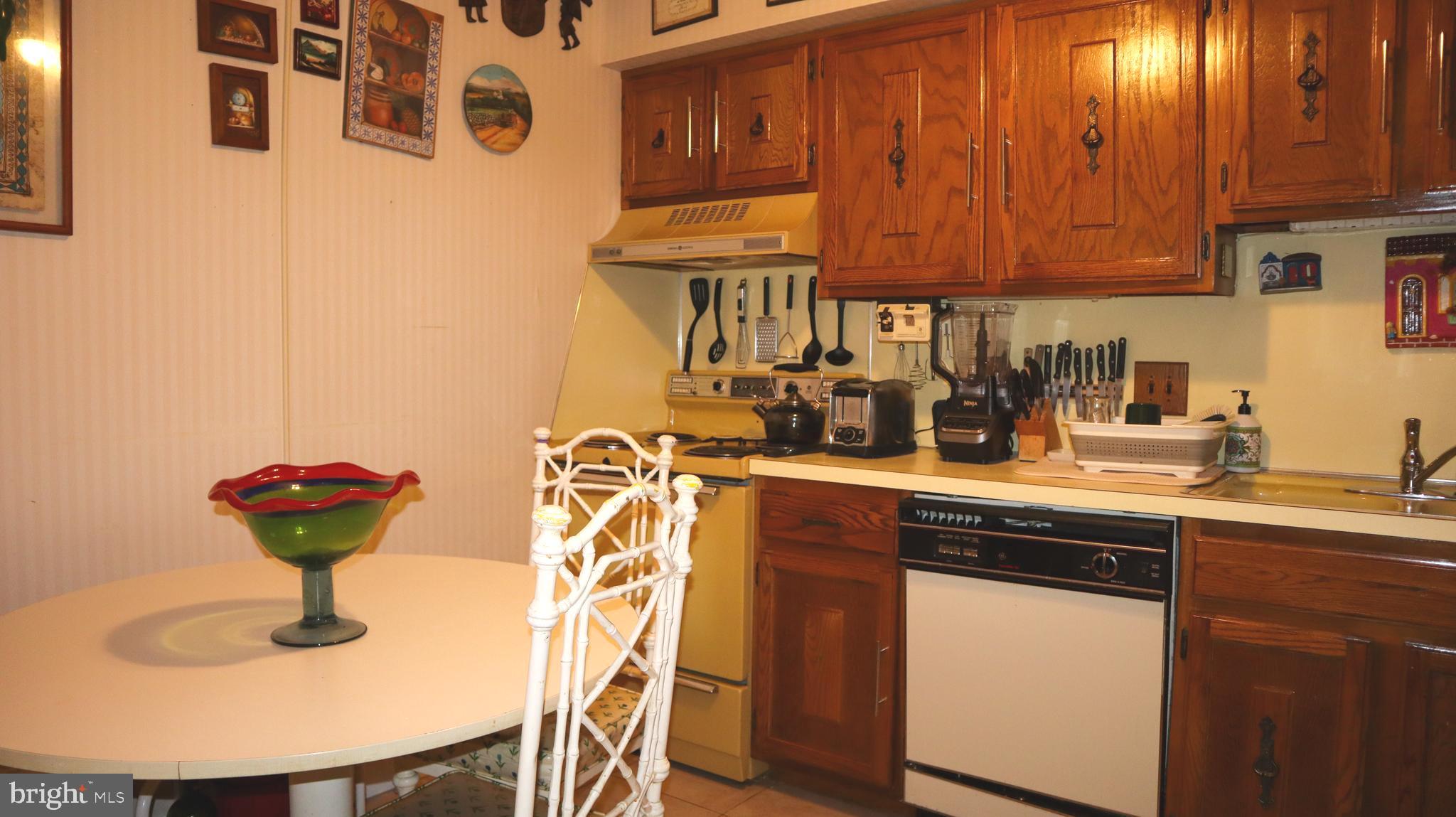 VALLEY FORGE TOWER - Residential