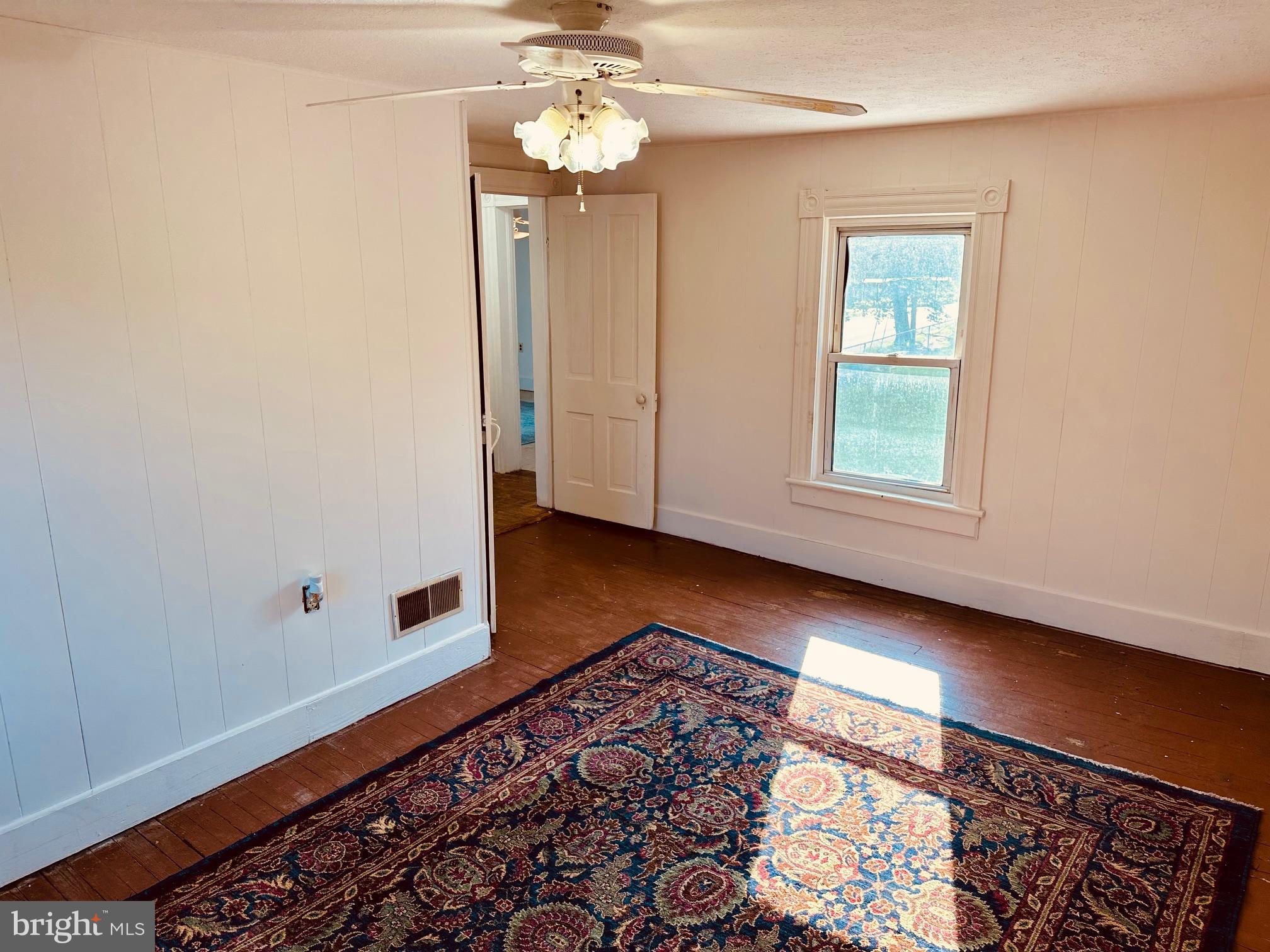 TOWN OF ROMNEY - Residential