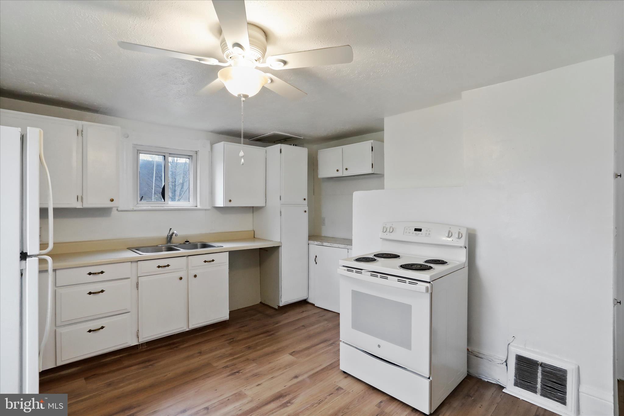 TOWN OF ROMNEY - Residential