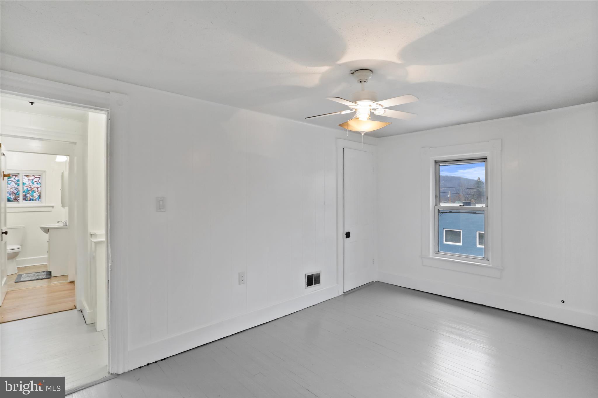 TOWN OF ROMNEY - Residential