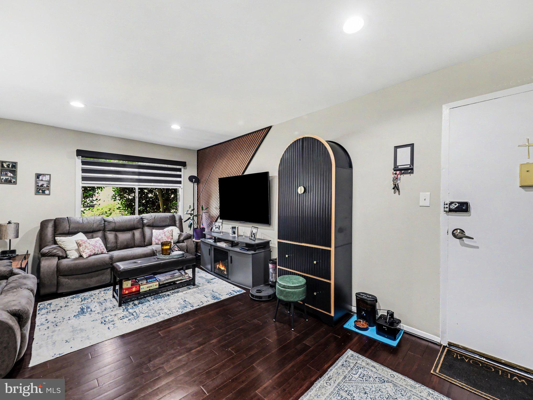 OCCOQUAN RIDGE CONDO - Residential