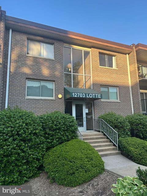 Photo of 12703 Lotte Drive #APT 104, WOODBRIDGE, VA 22192 (MLS # VAPW2120062)