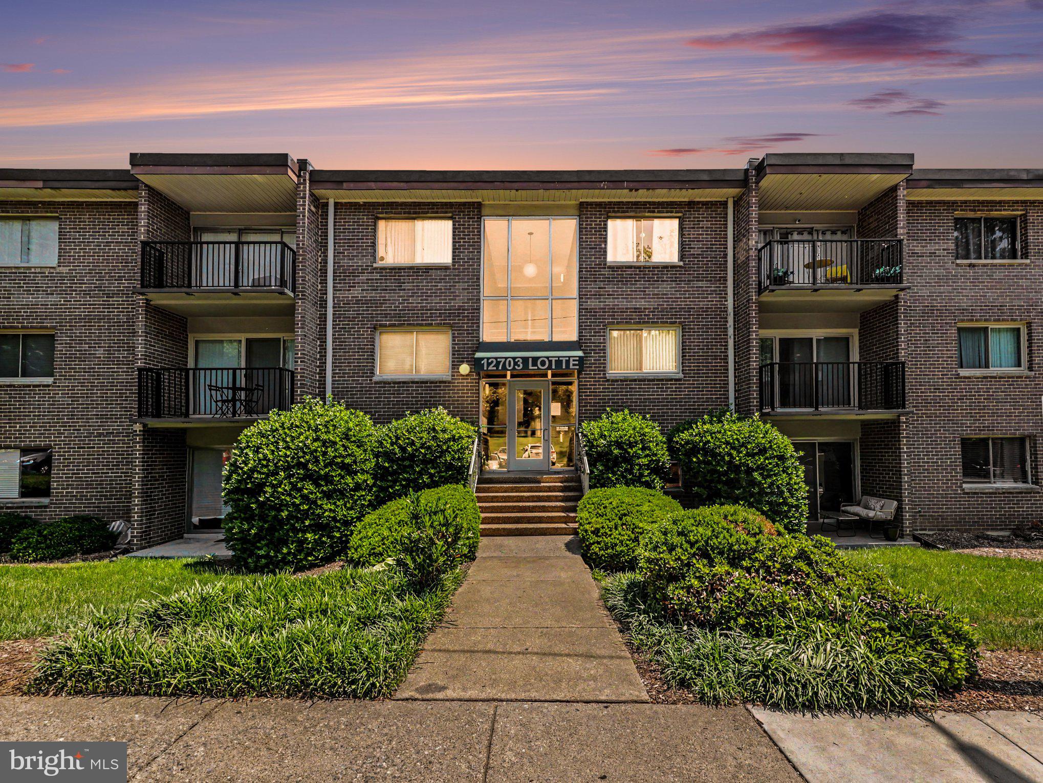OCCOQUAN RIDGE CONDO - Residential