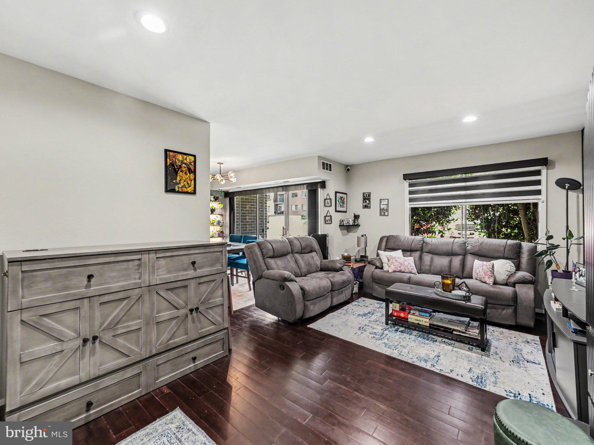 OCCOQUAN RIDGE CONDO - Residential
