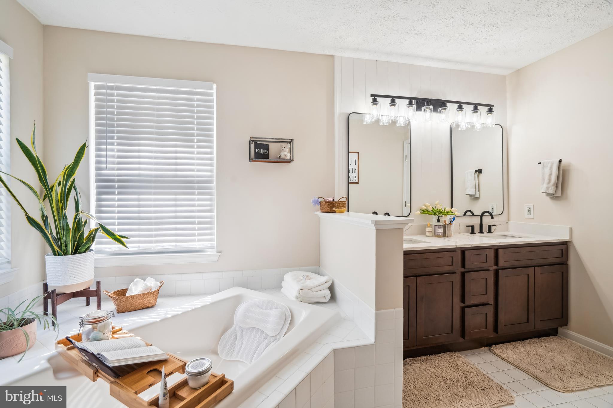 GALLATIN WOODS - Residential