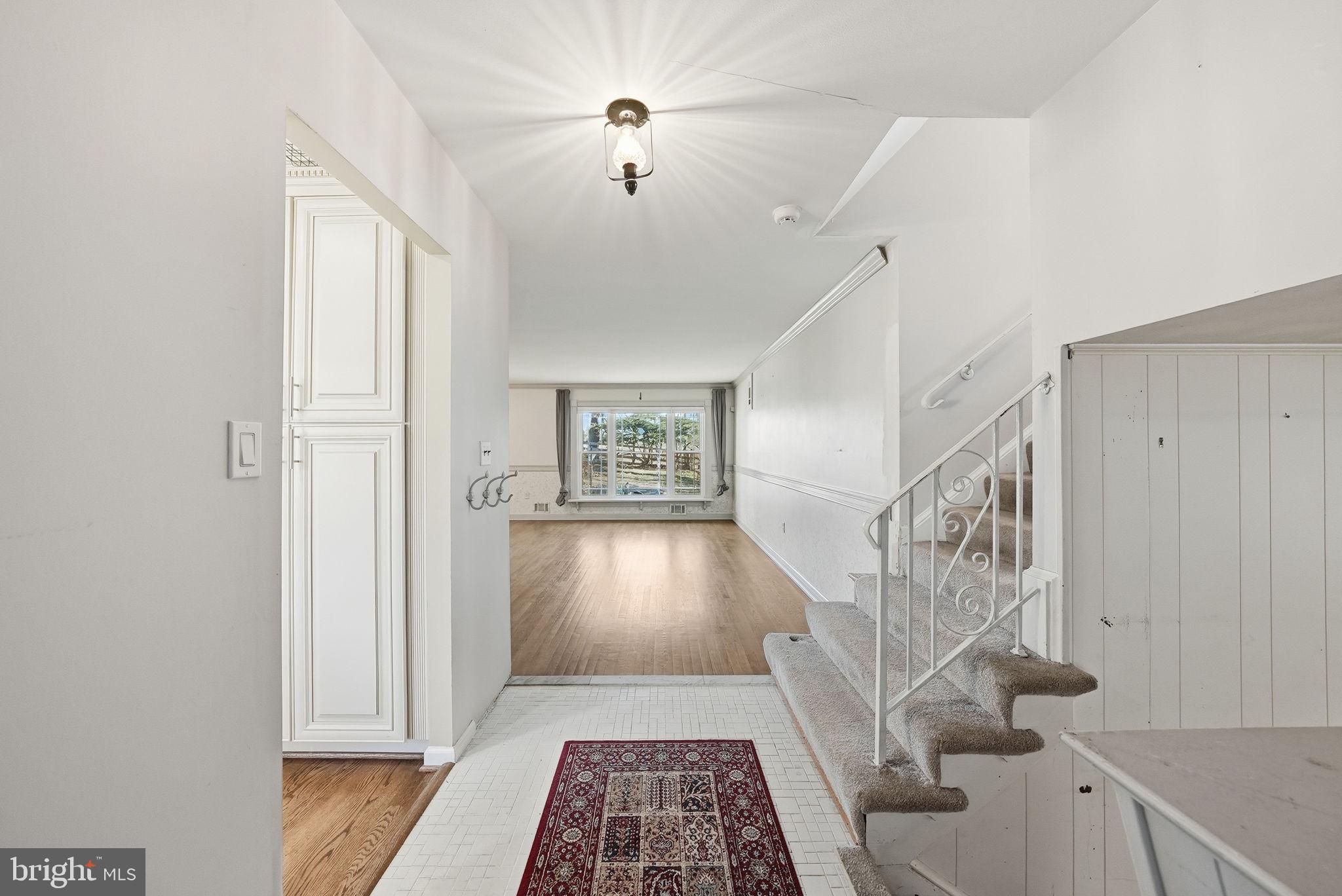 6914 TROWBRIDGE PLACE