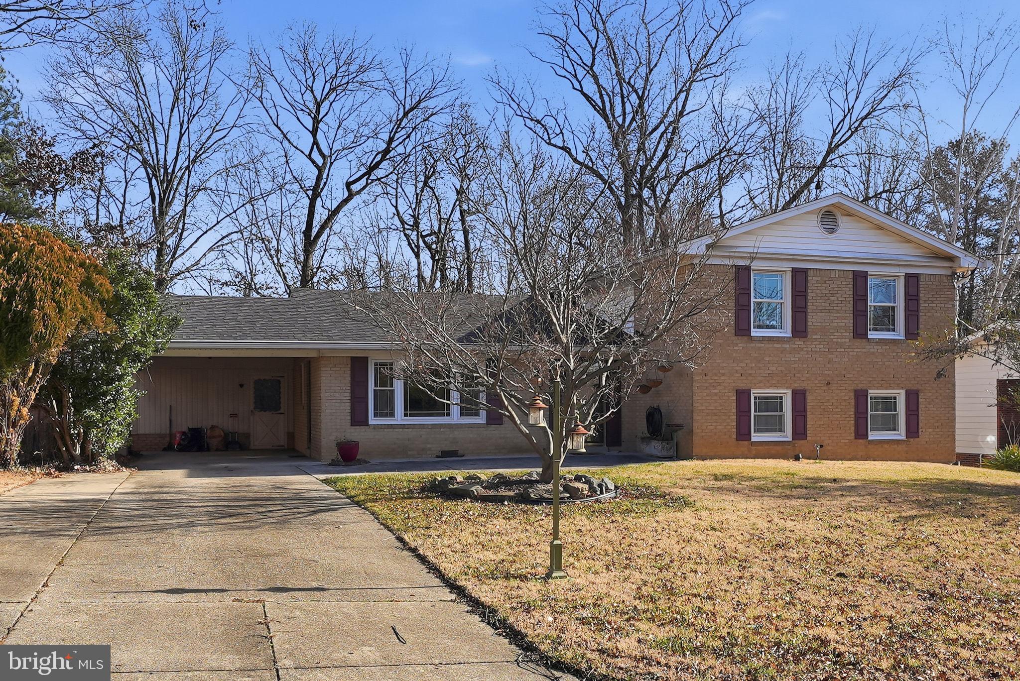 6914 TROWBRIDGE PLACE