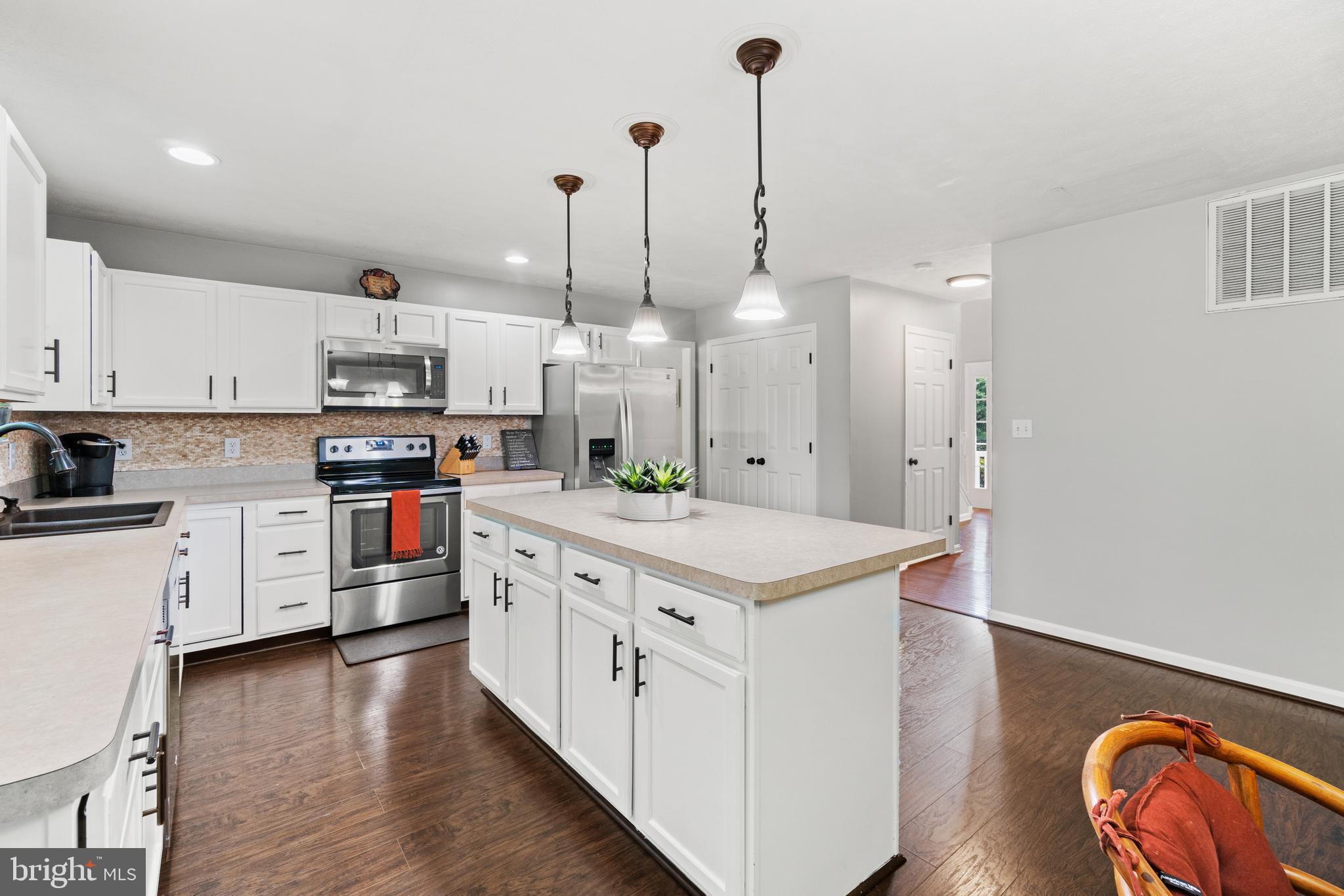 PRESIDENTIAL LAKES - Residential