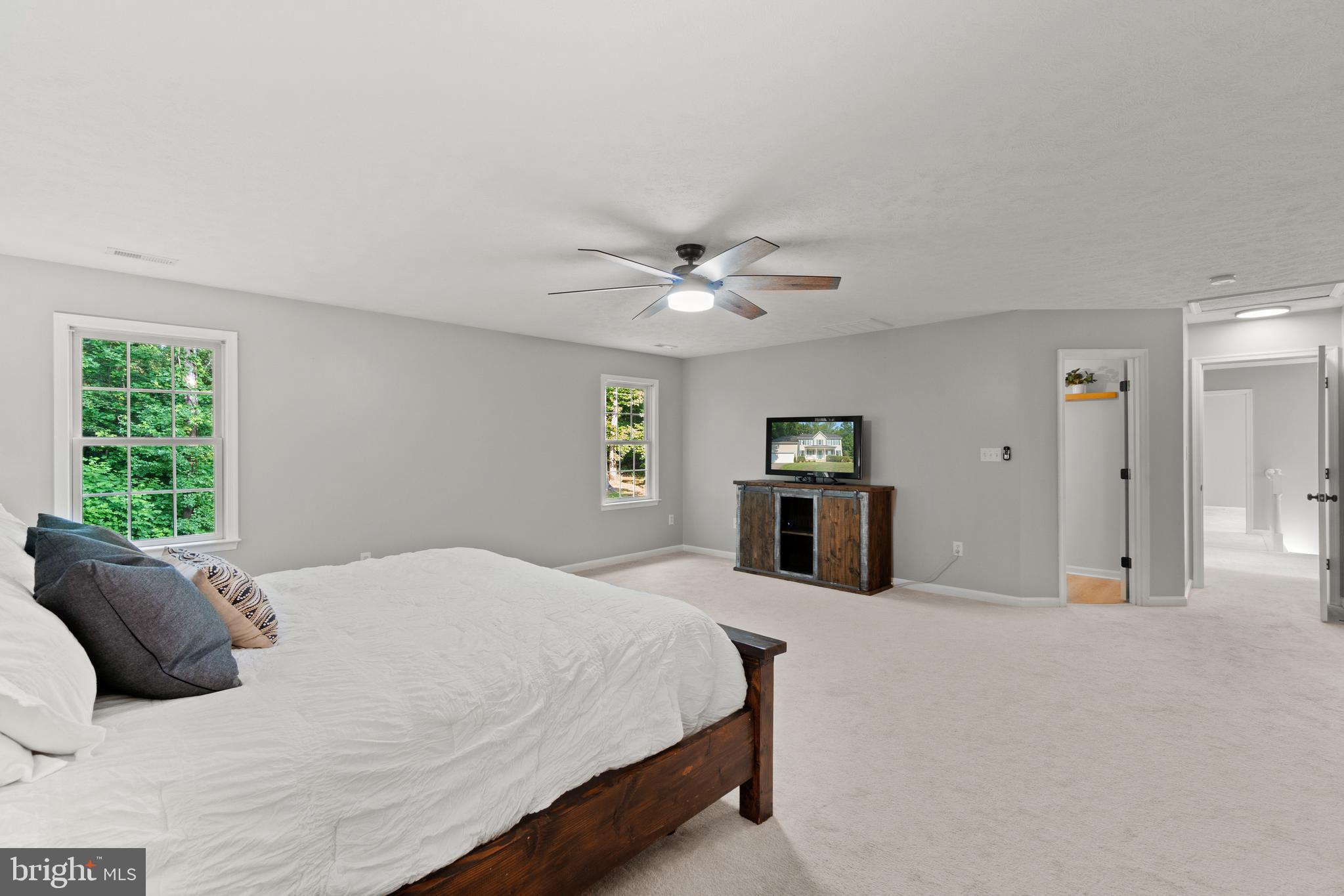 PRESIDENTIAL LAKES - Residential