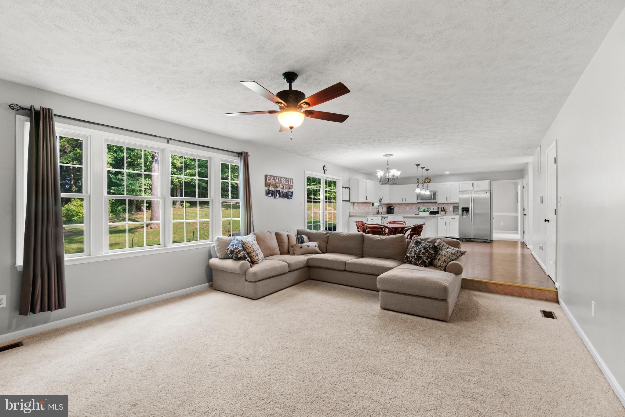 PRESIDENTIAL LAKES - Residential