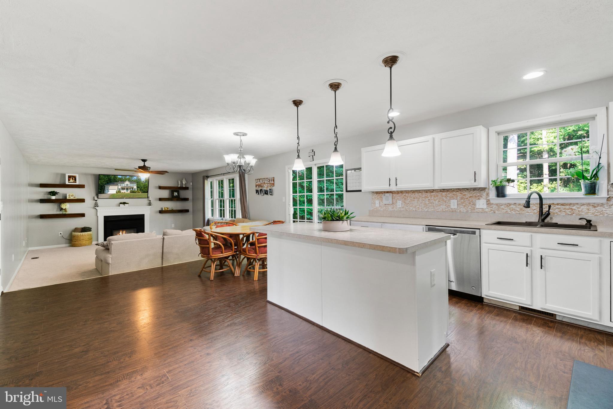 PRESIDENTIAL LAKES - Residential