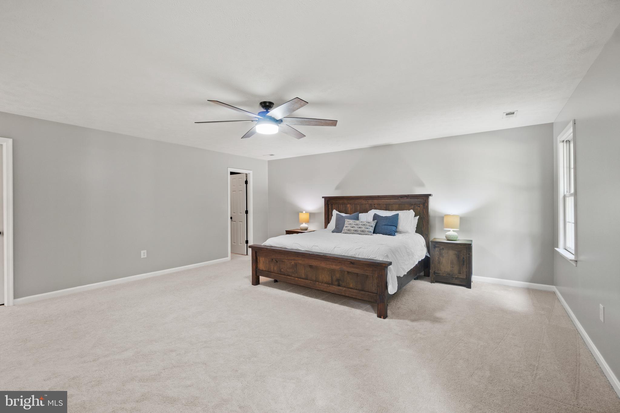 PRESIDENTIAL LAKES - Residential