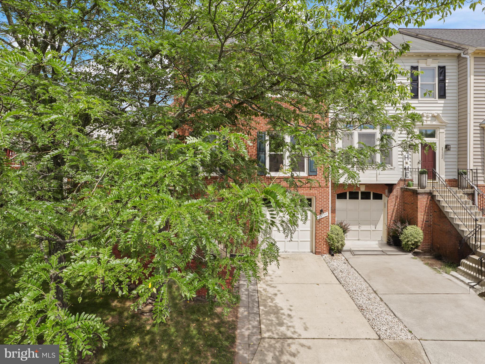 SOUTH RIDING - Residential