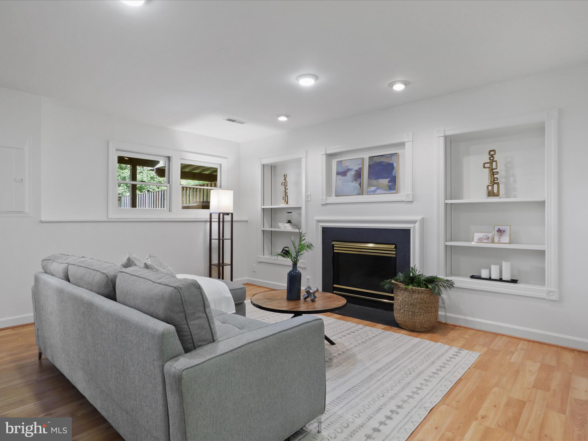 SOUTH RIDING - Residential