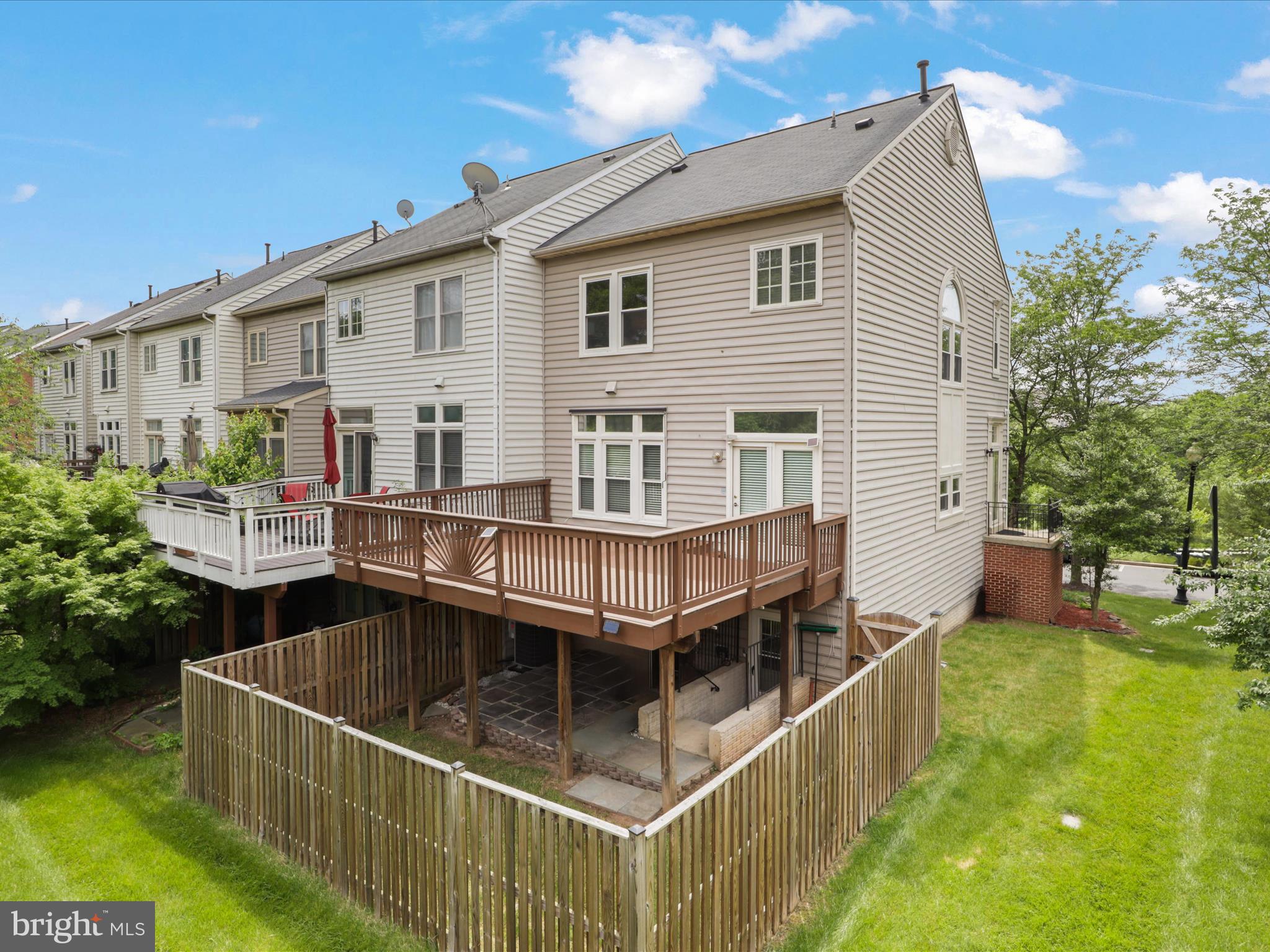 SOUTH RIDING - Residential