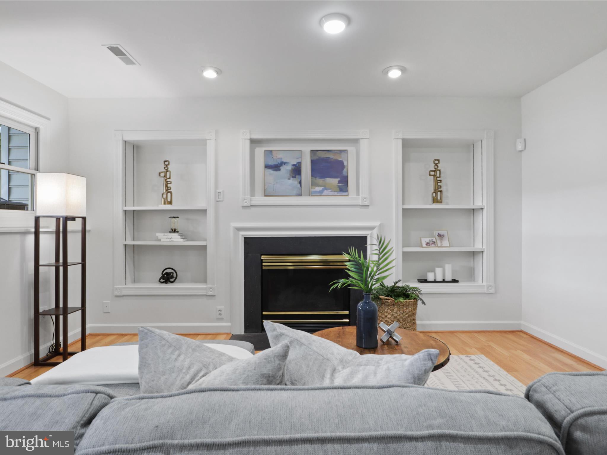 SOUTH RIDING - Residential