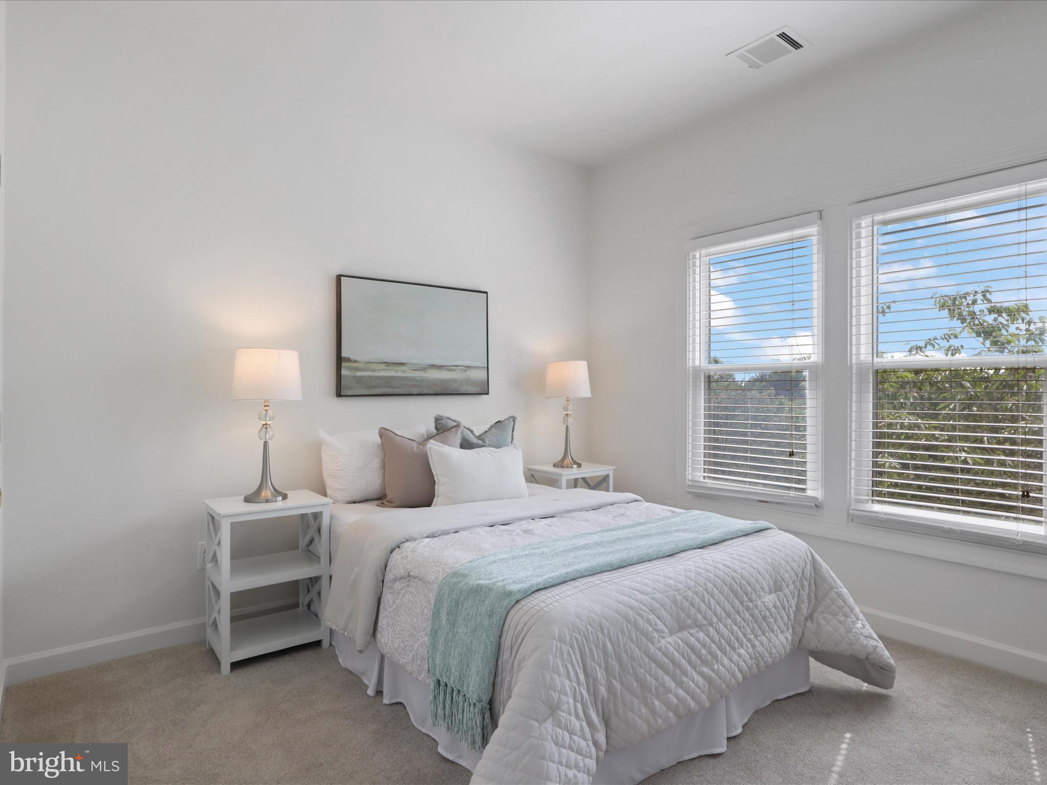 SOUTH RIDING - Residential