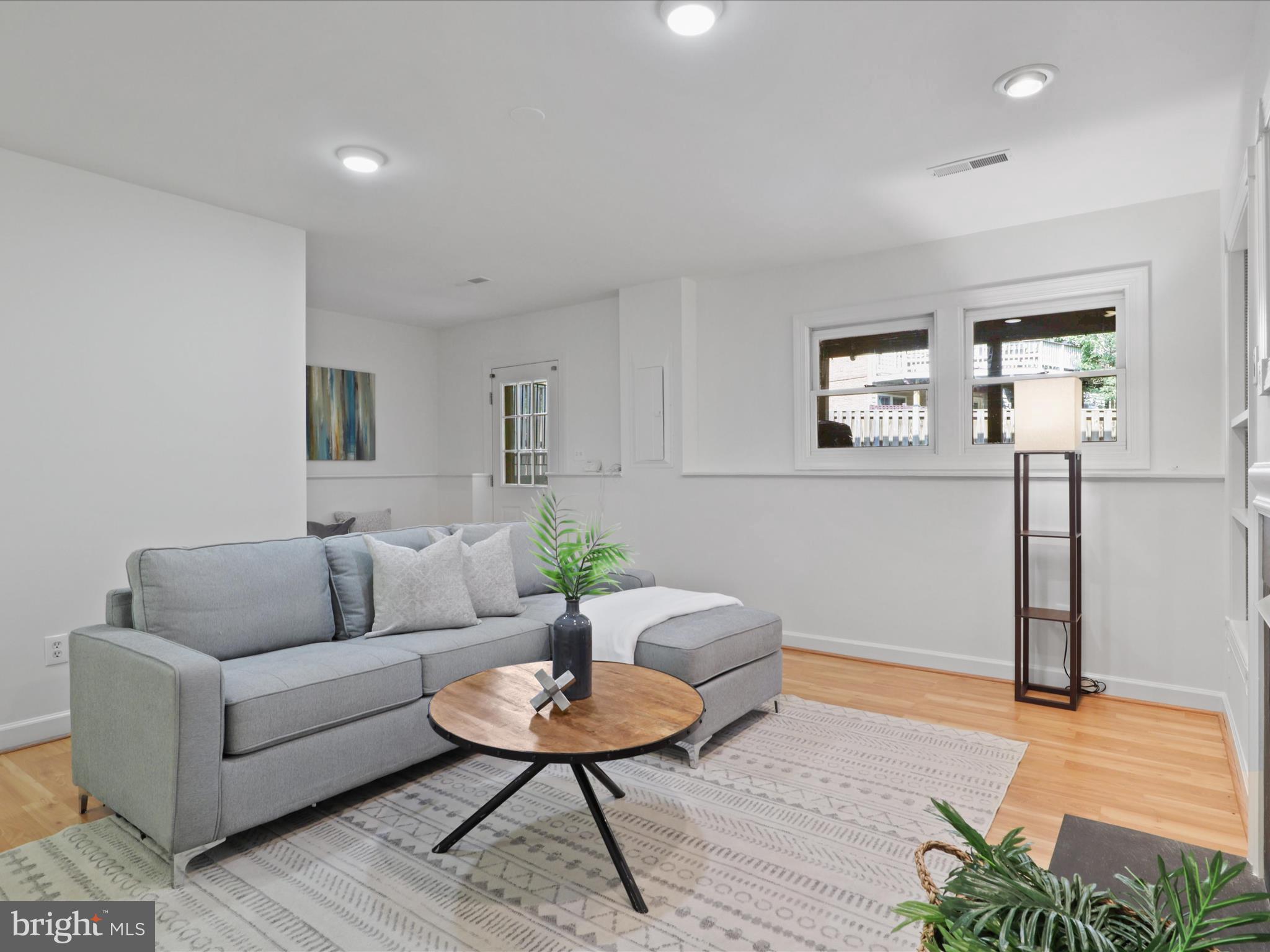 SOUTH RIDING - Residential