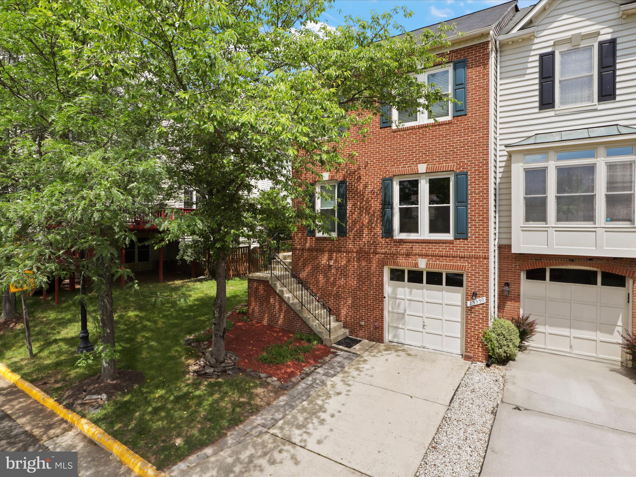 SOUTH RIDING - Residential