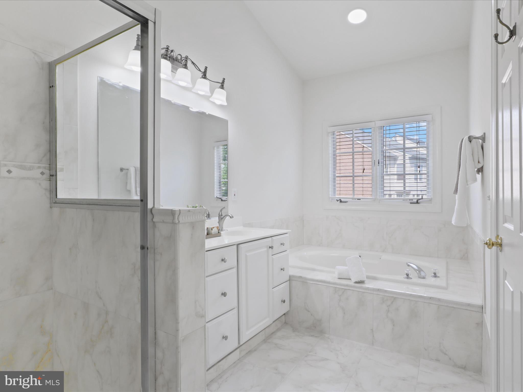 SOUTH RIDING - Residential