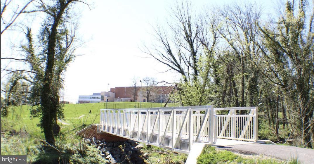 BROAD ACRES - Residential Lease