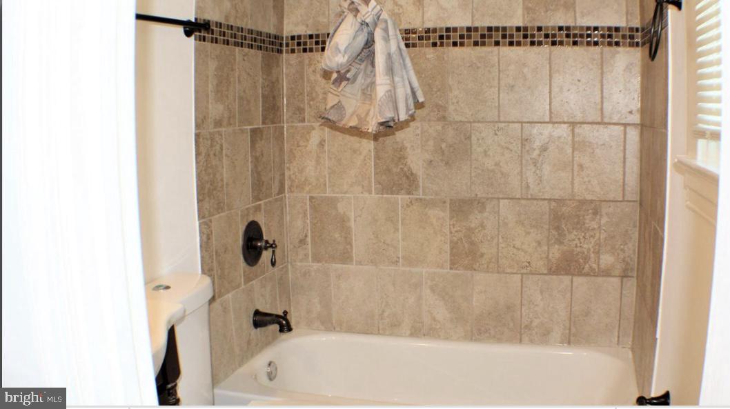 BROAD ACRES - Residential Lease