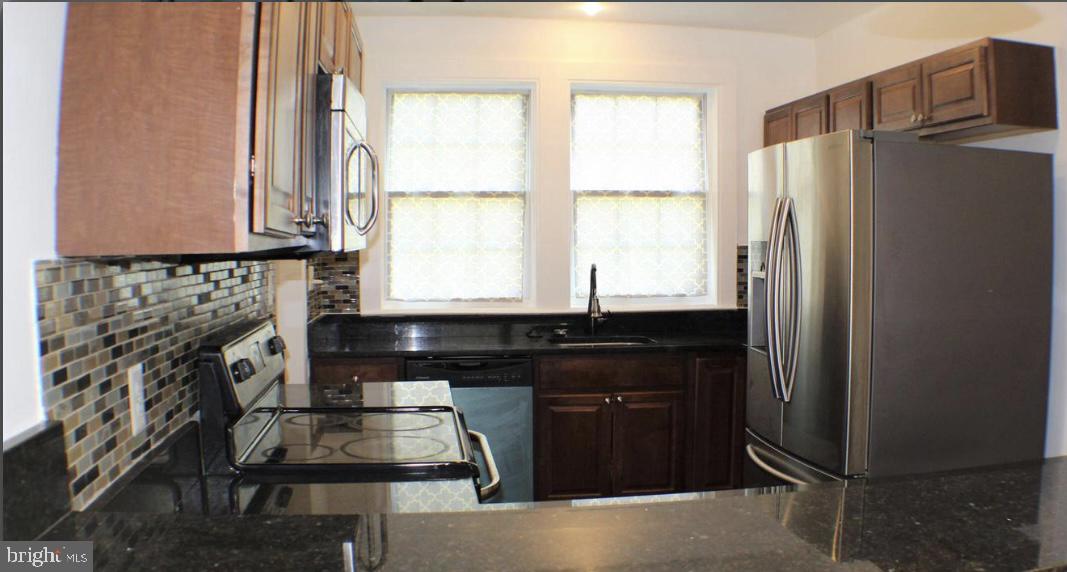 BROAD ACRES - Residential Lease