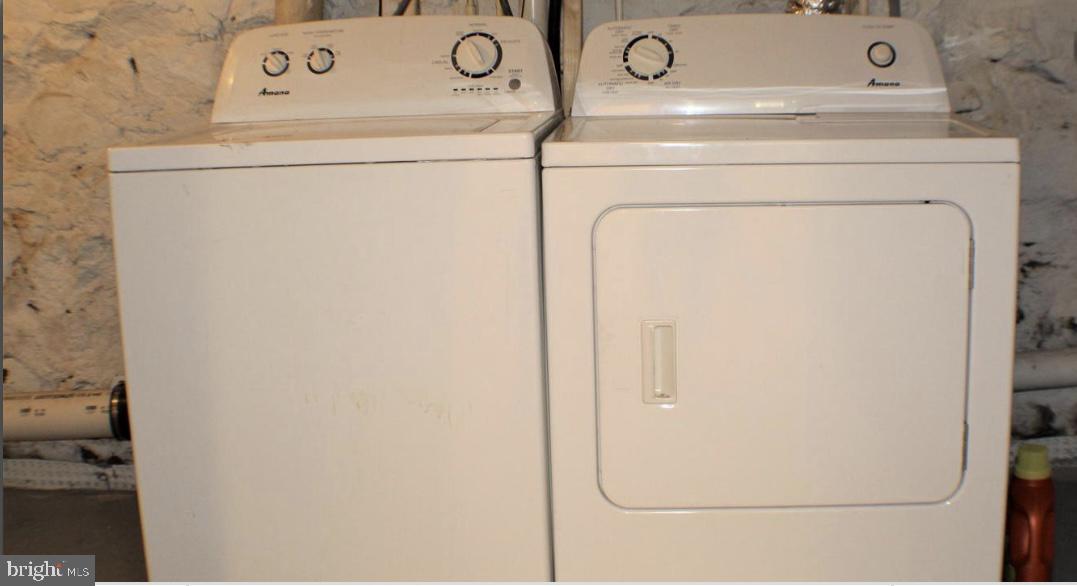 BROAD ACRES - Residential Lease