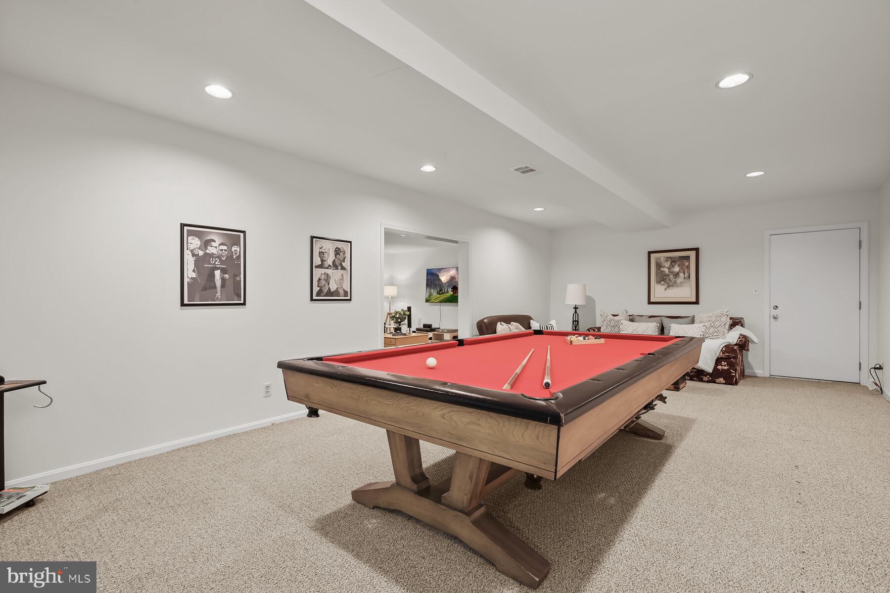 RIVER FALLS - Residential