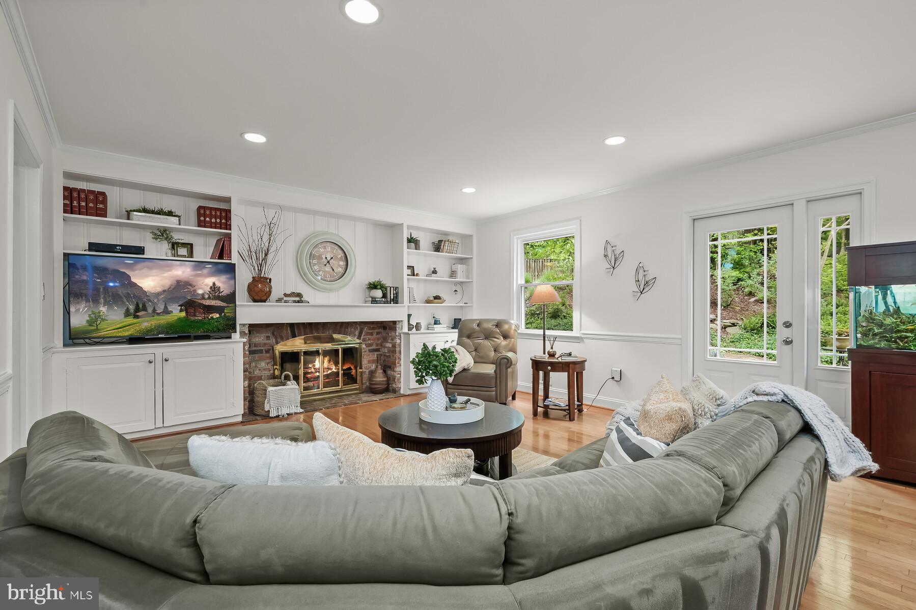 RIVER FALLS - Residential