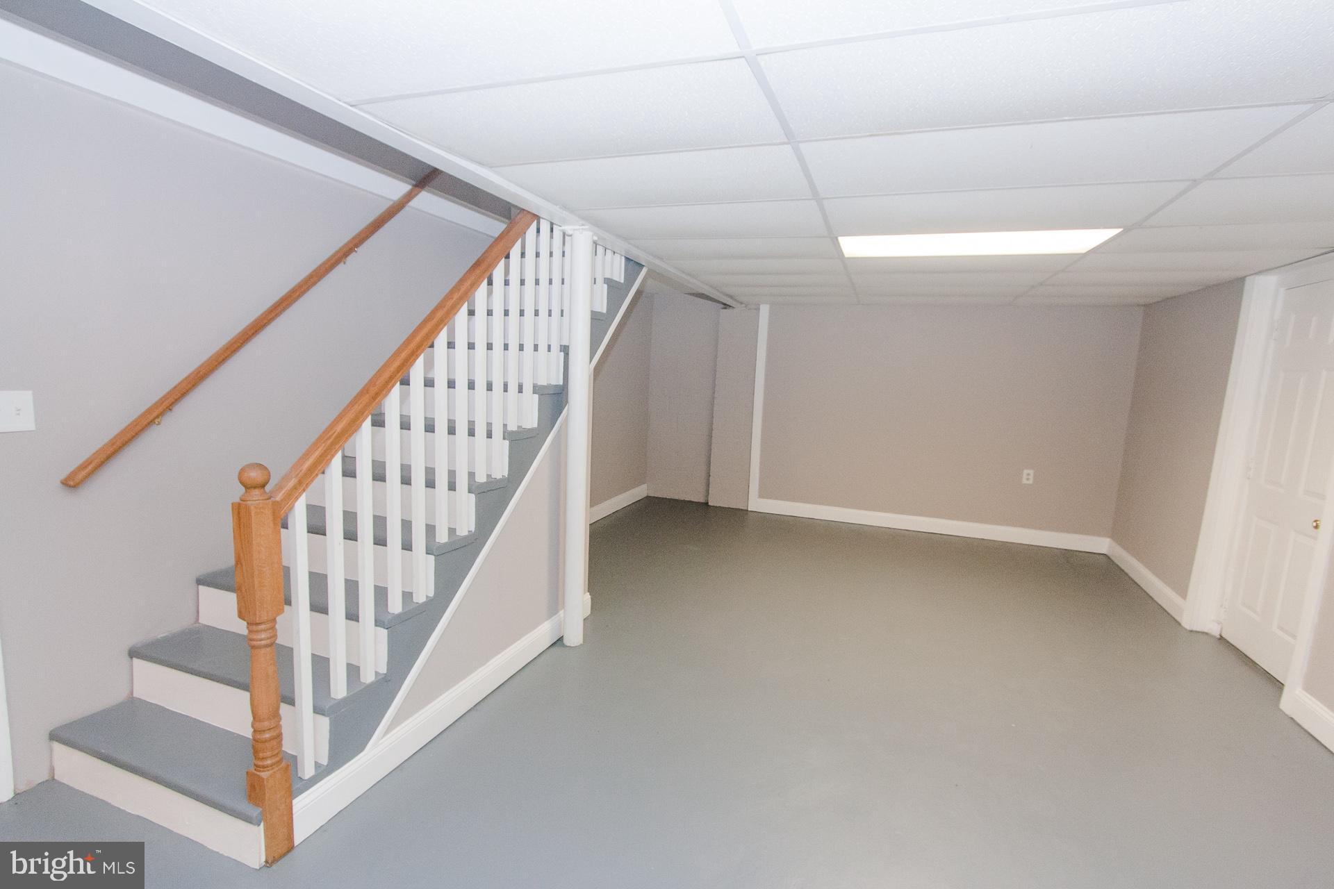 WHEATON CREST - Residential