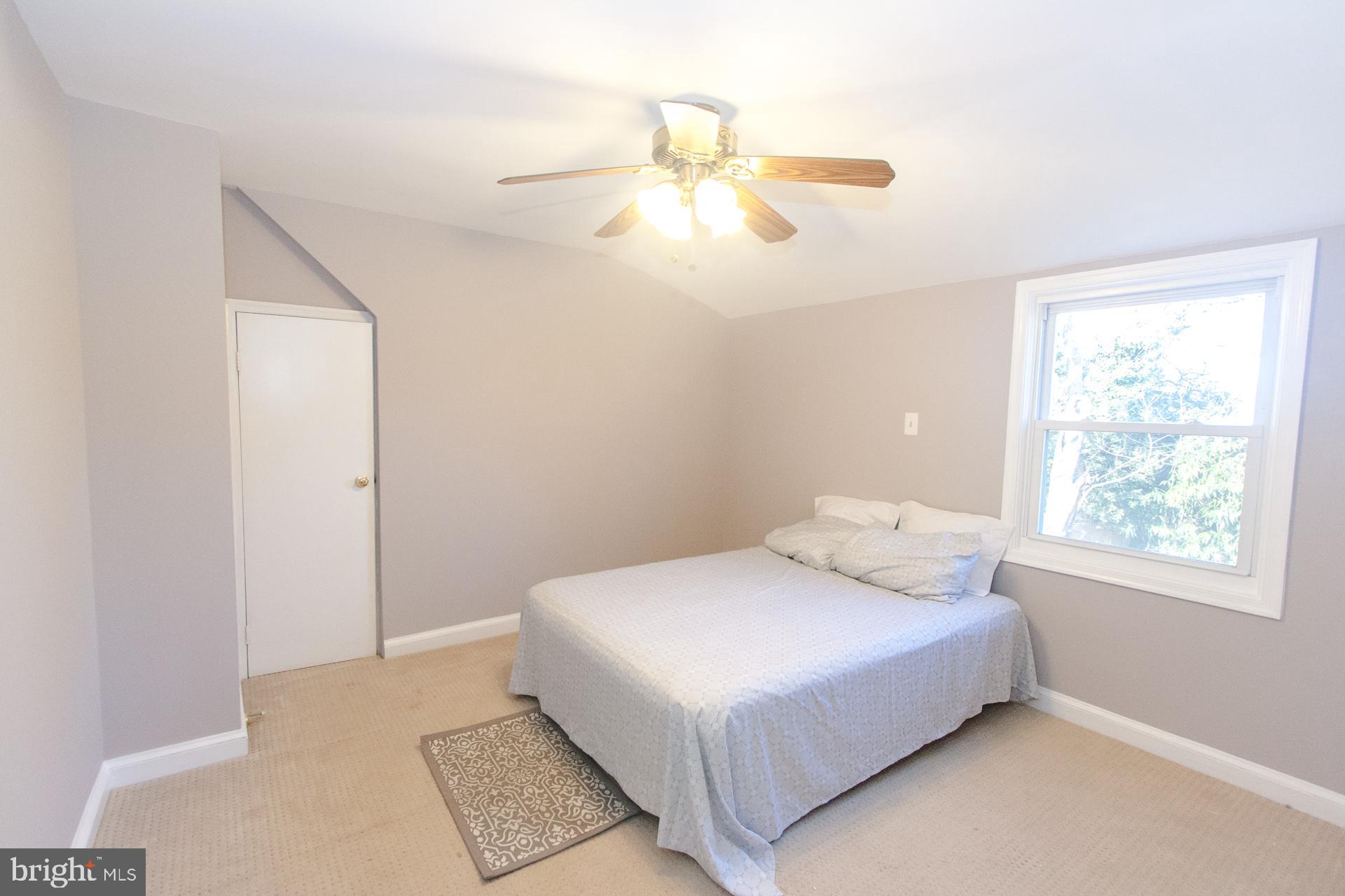 WHEATON CREST - Residential