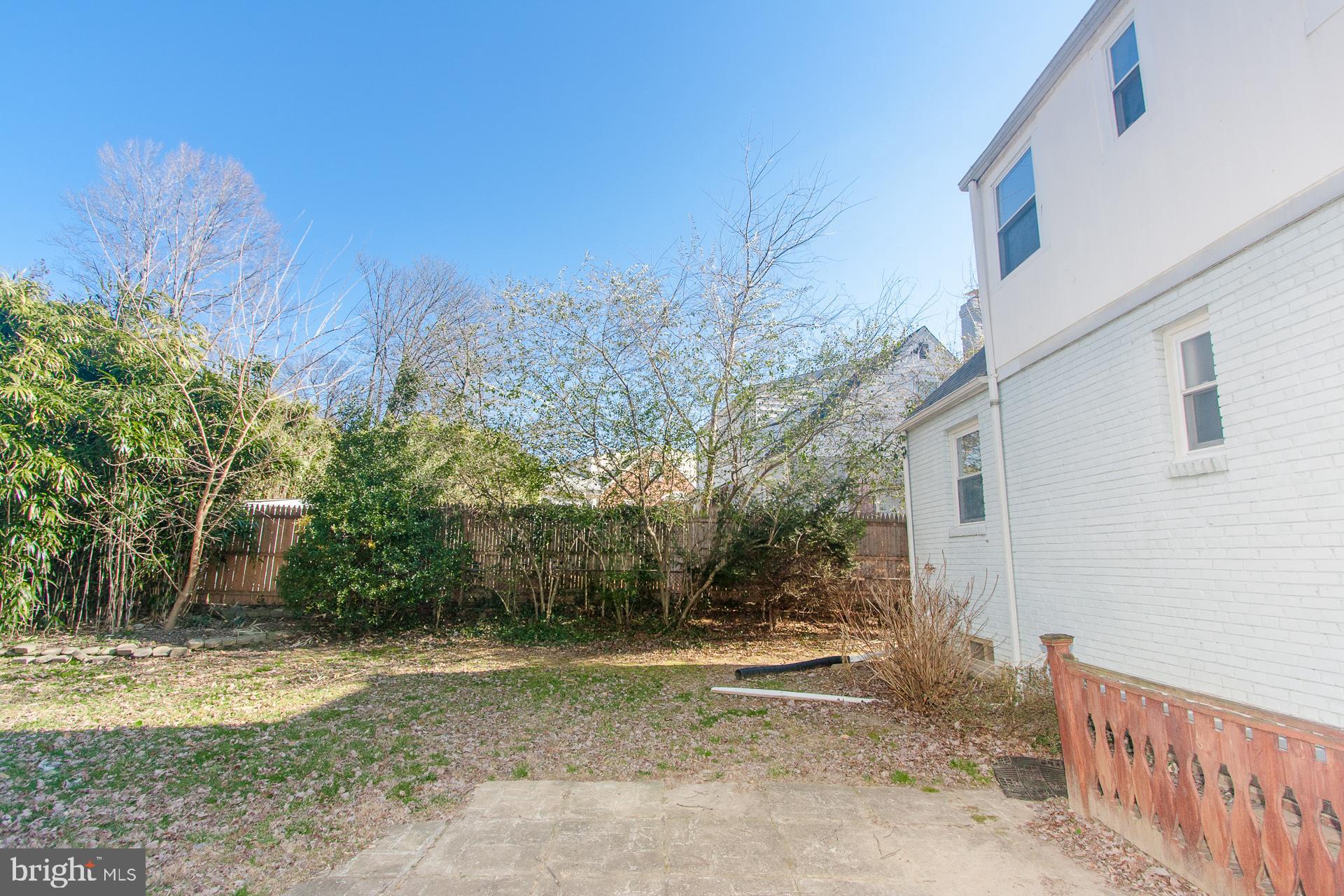 WHEATON CREST - Residential