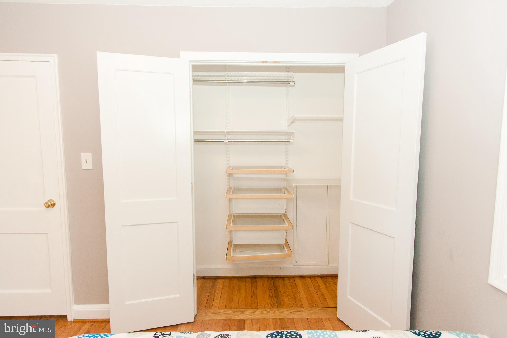 WHEATON CREST - Residential