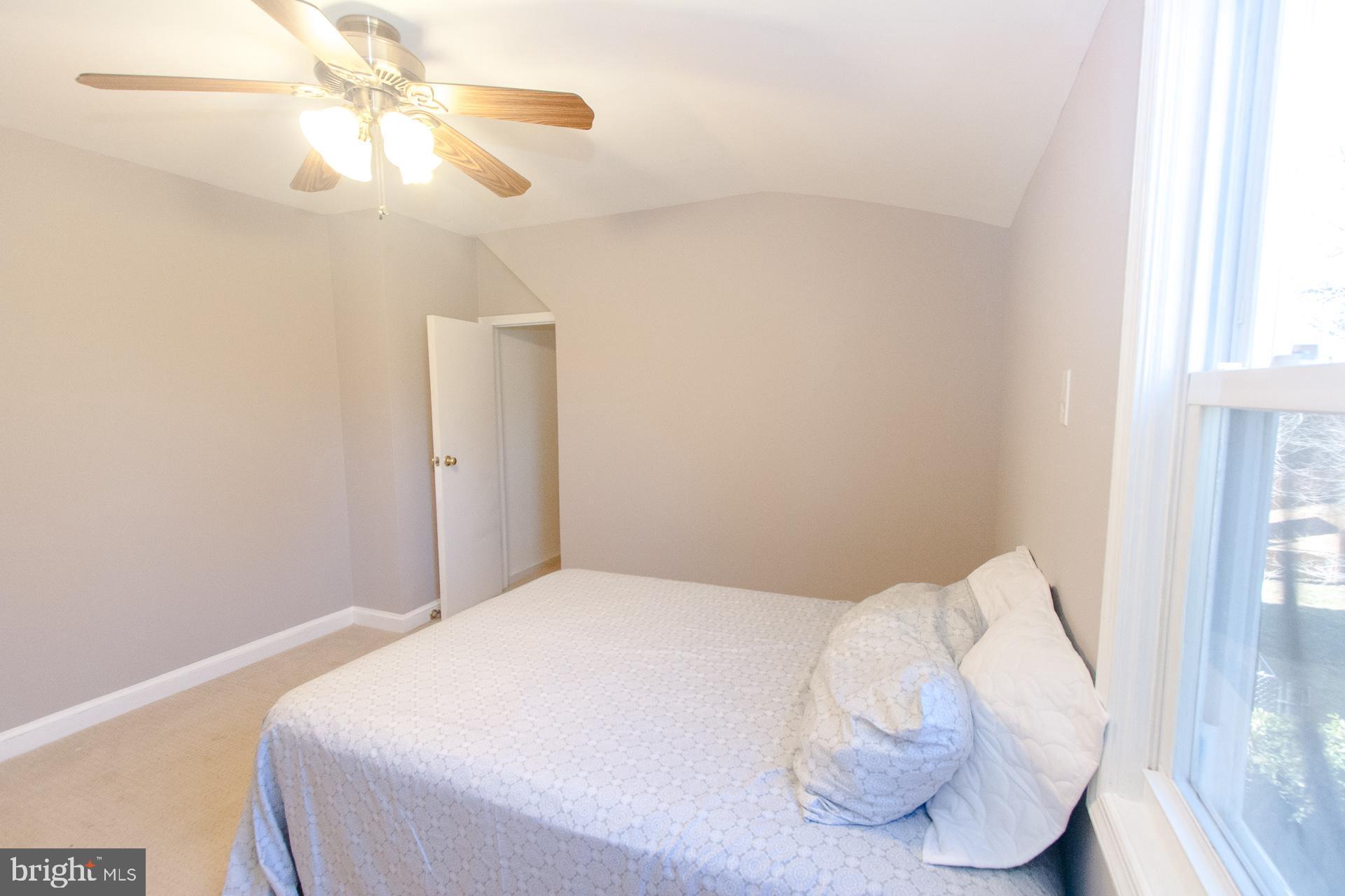 WHEATON CREST - Residential