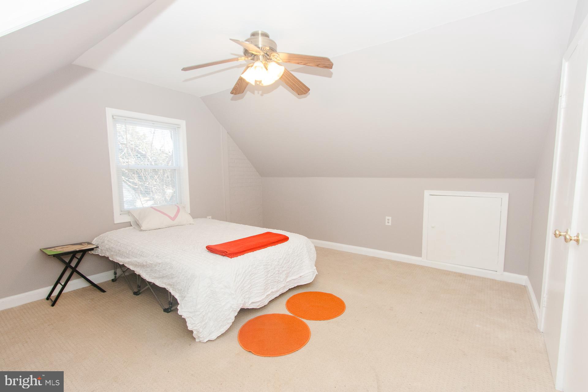 WHEATON CREST - Residential