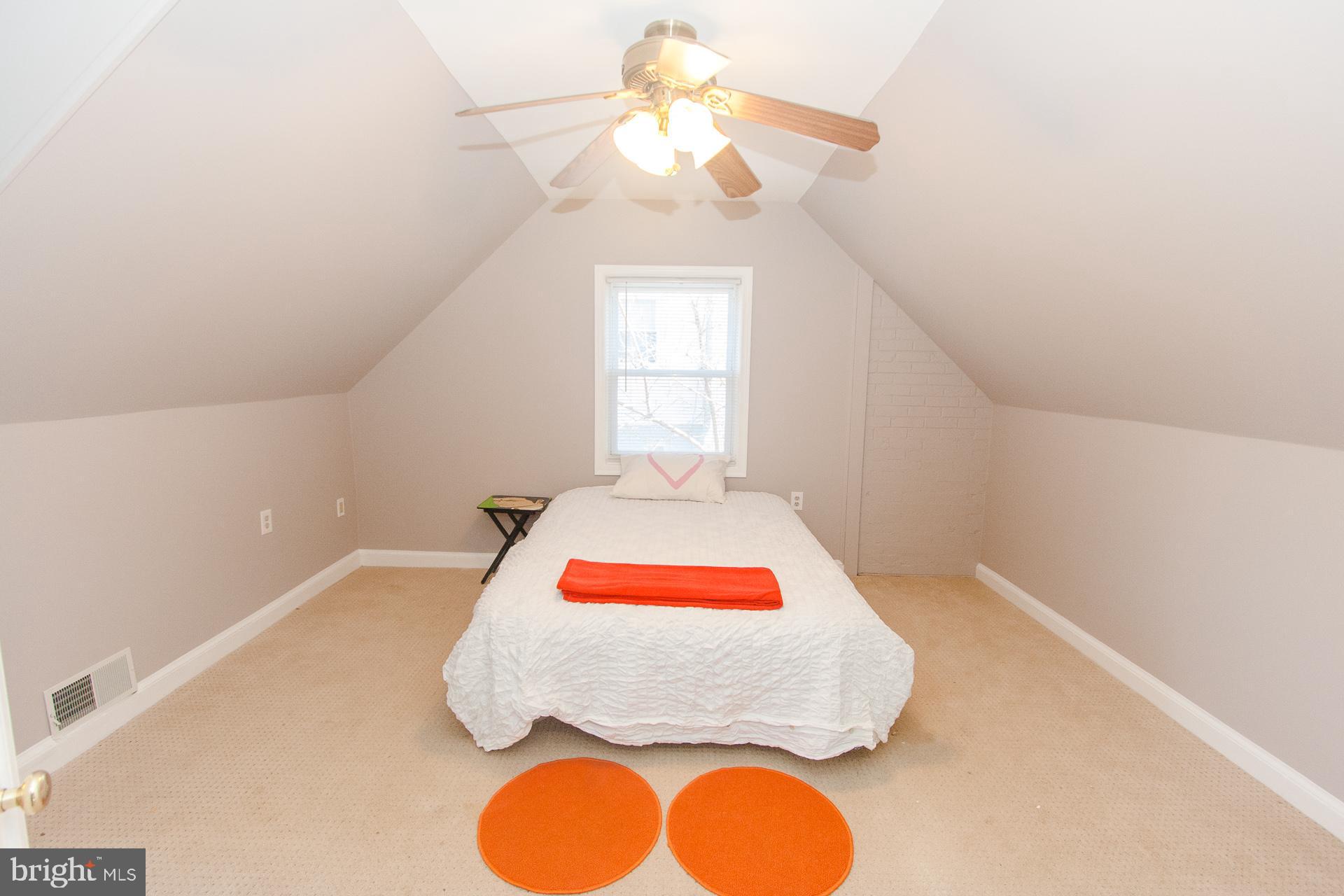 WHEATON CREST - Residential