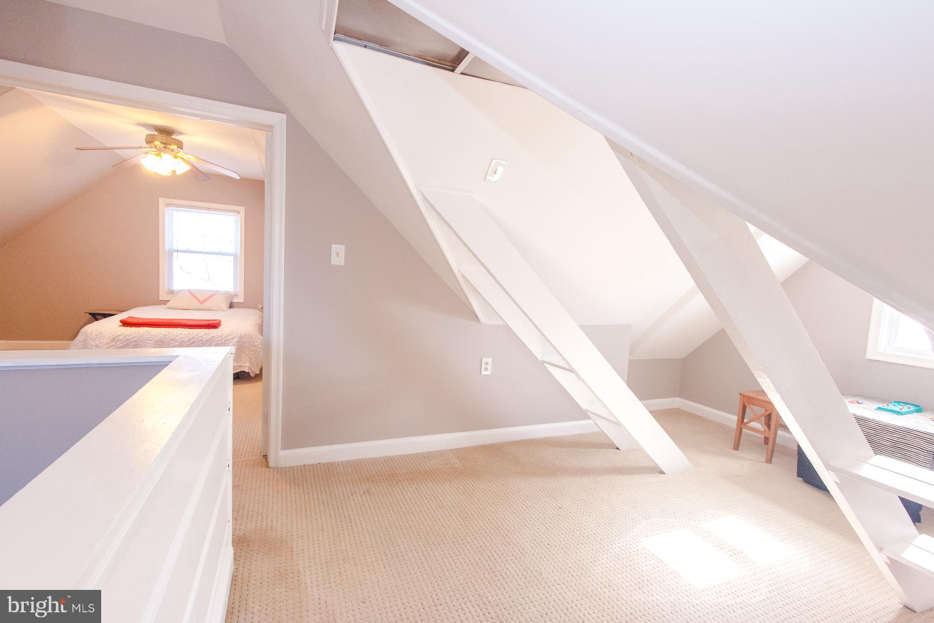 WHEATON CREST - Residential