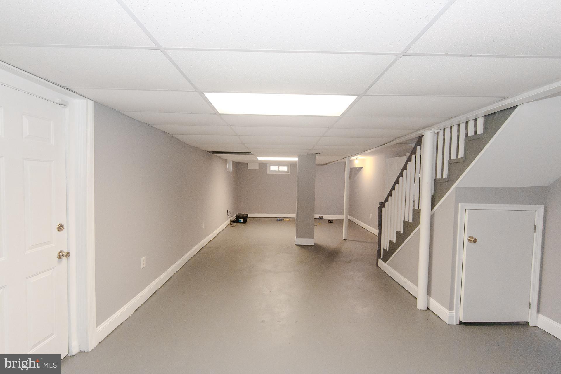 WHEATON CREST - Residential