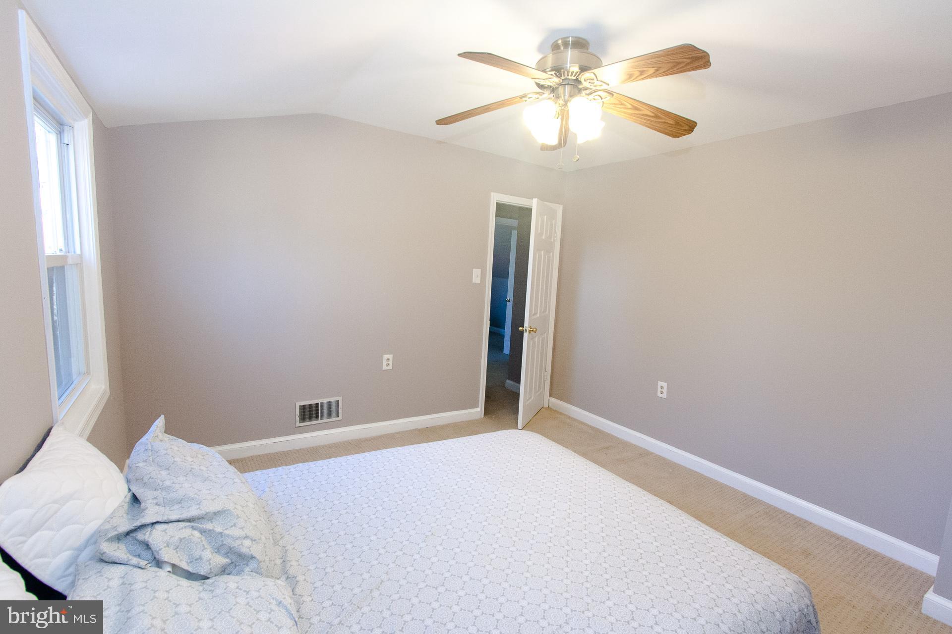 WHEATON CREST - Residential