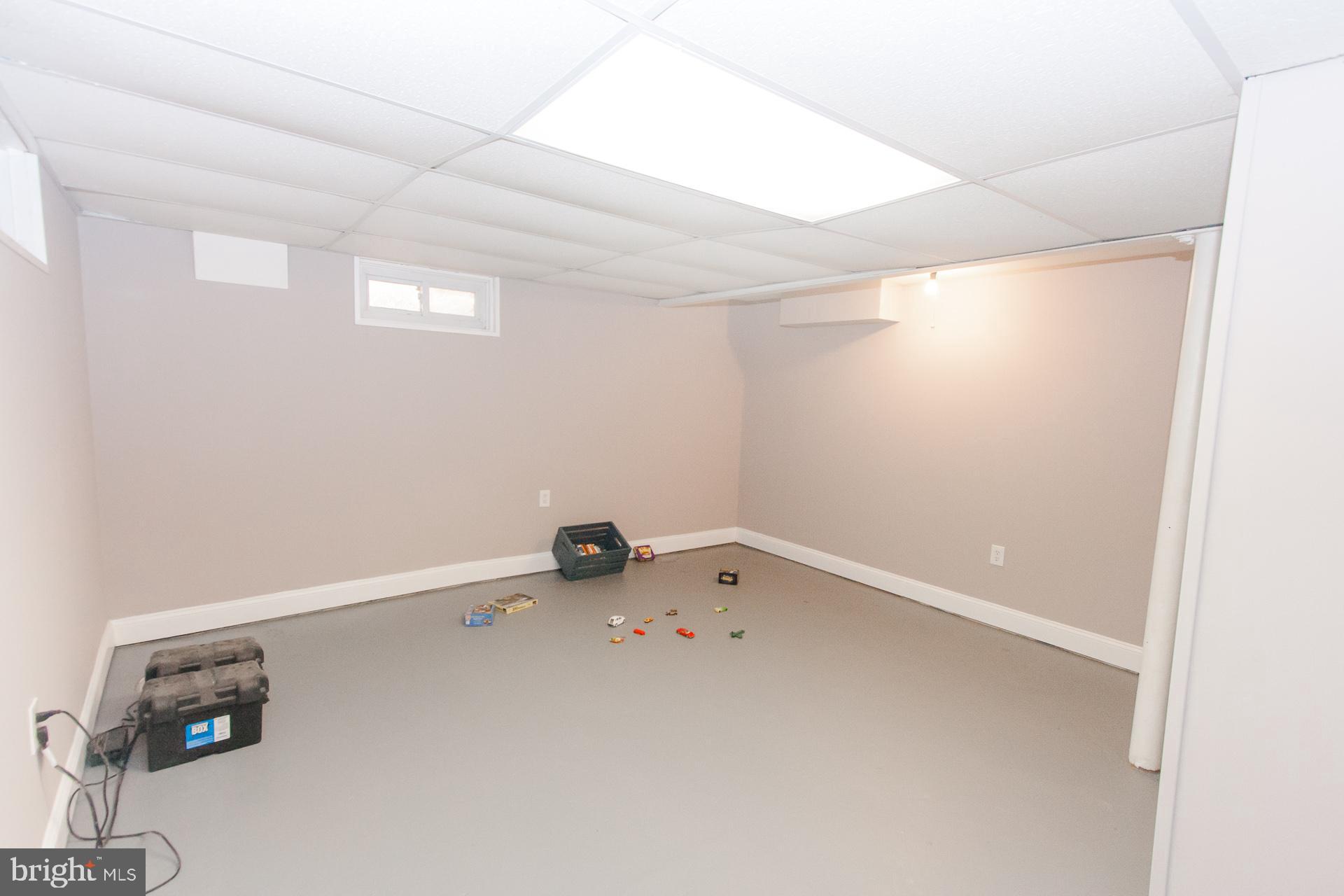 WHEATON CREST - Residential