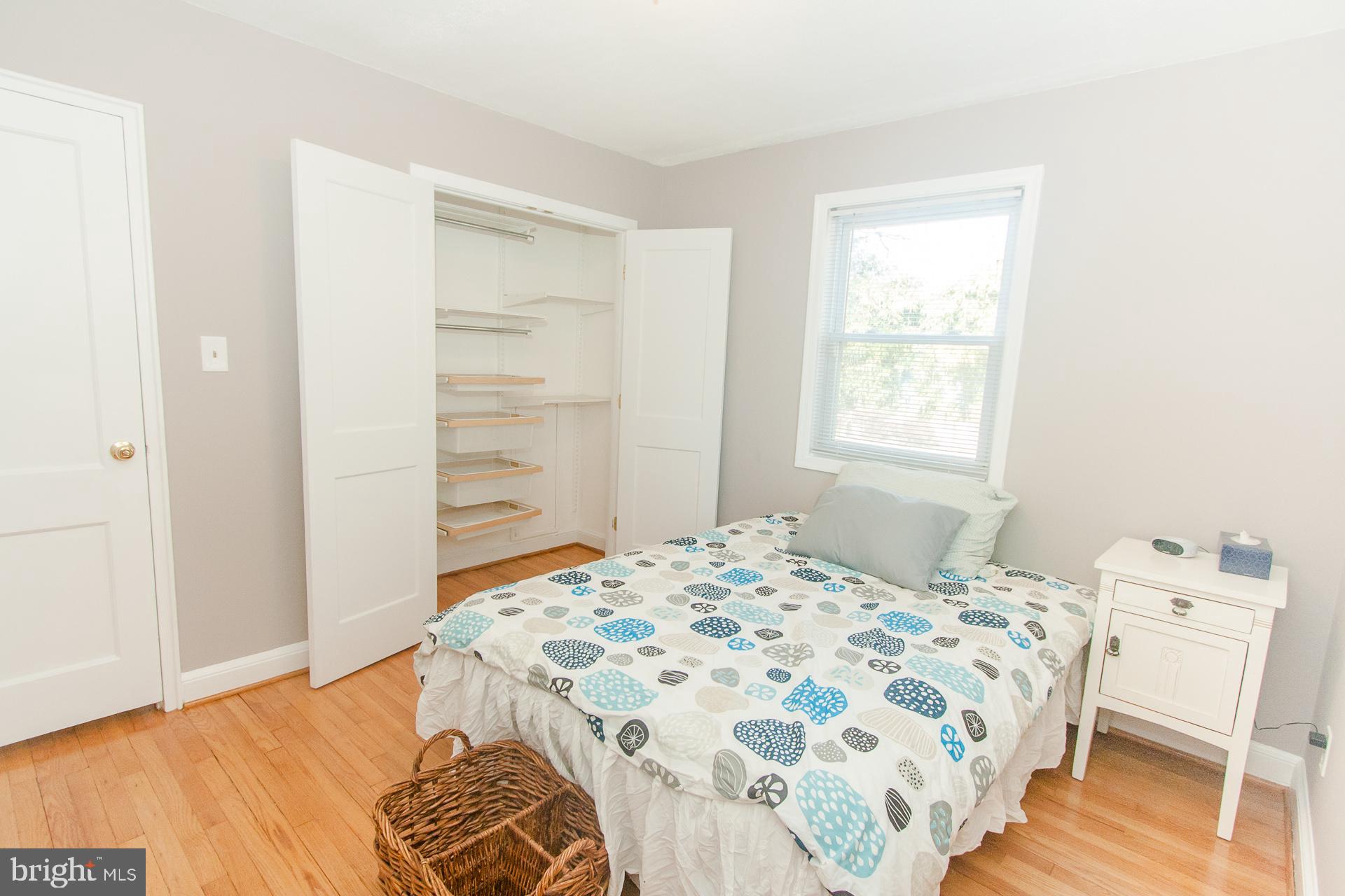 WHEATON CREST - Residential