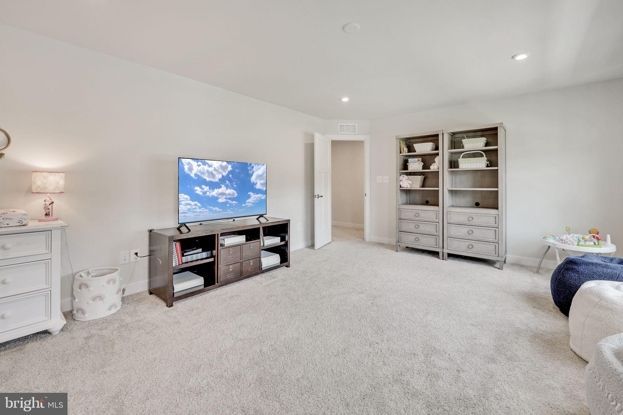 WARRENTON CHASE - Residential