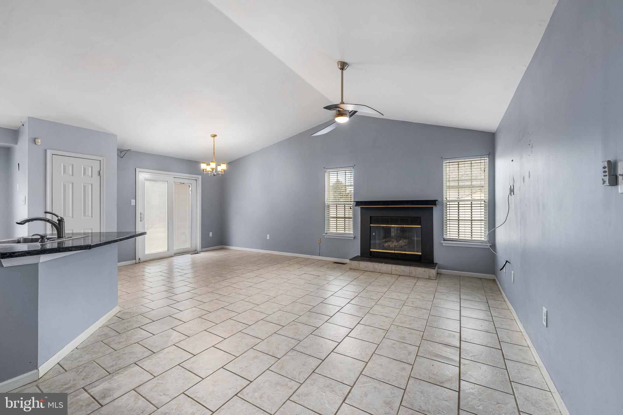 SPRINGFIELDS - Residential