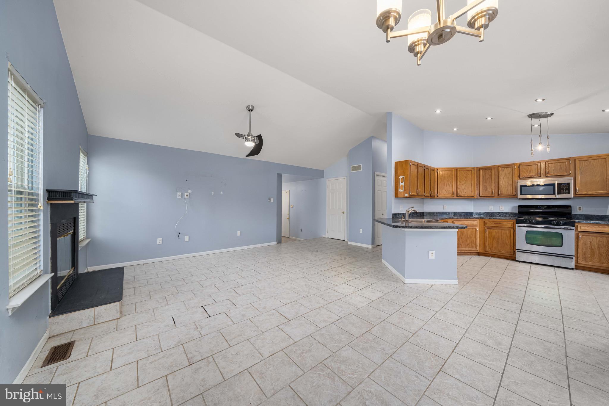 SPRINGFIELDS - Residential