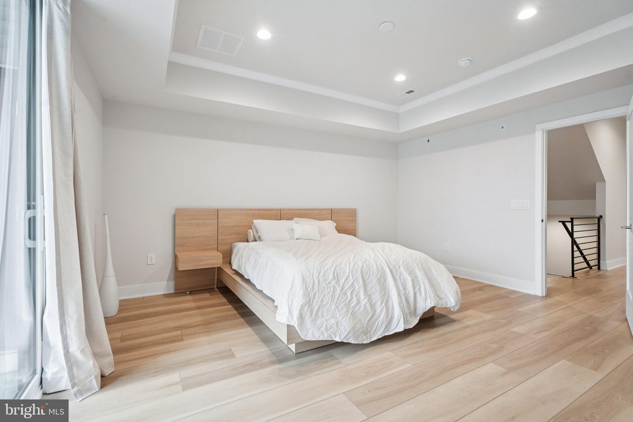 NORTHBANK - Residential