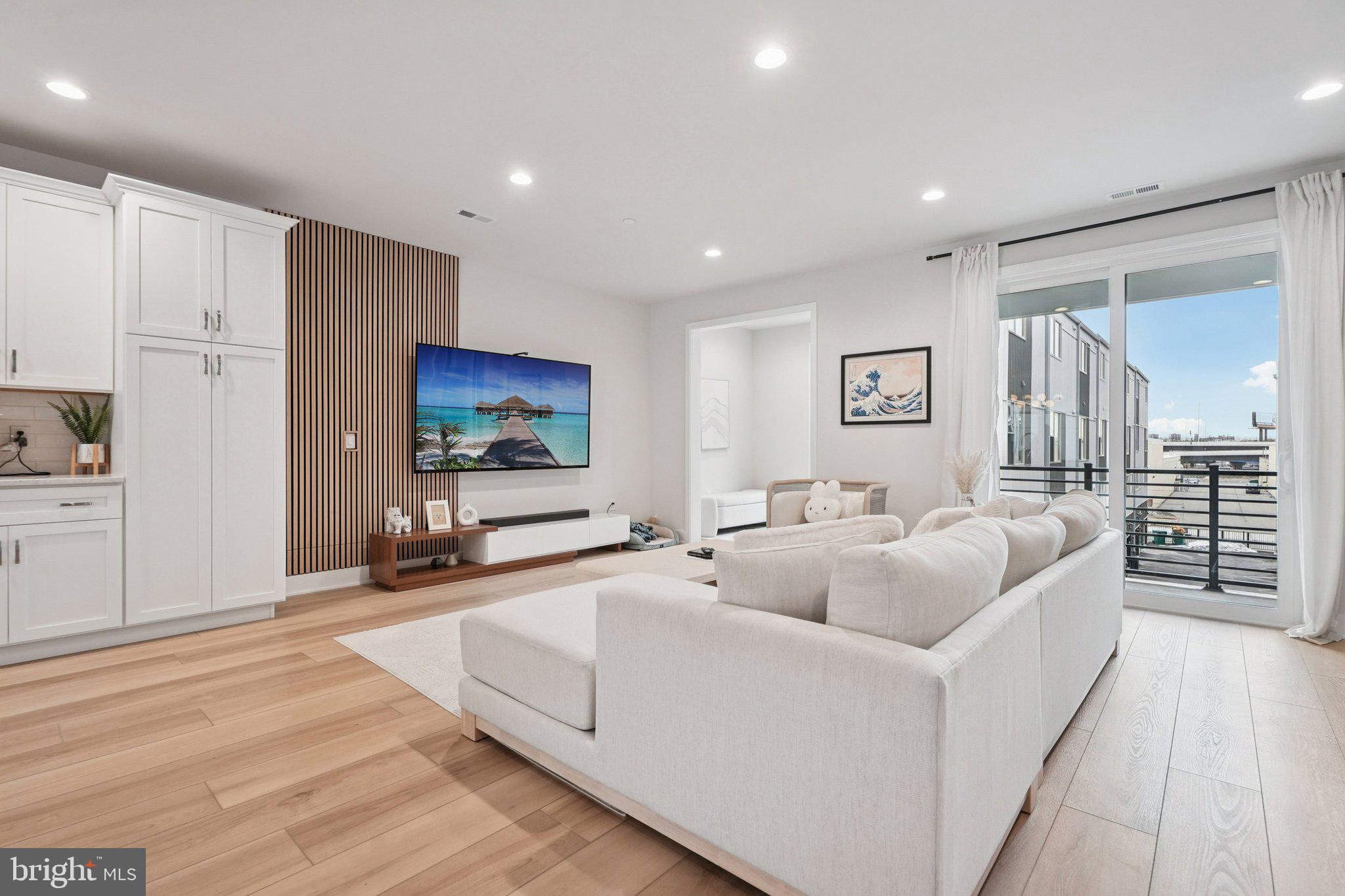 2150 NORTHBANK PLACE 141