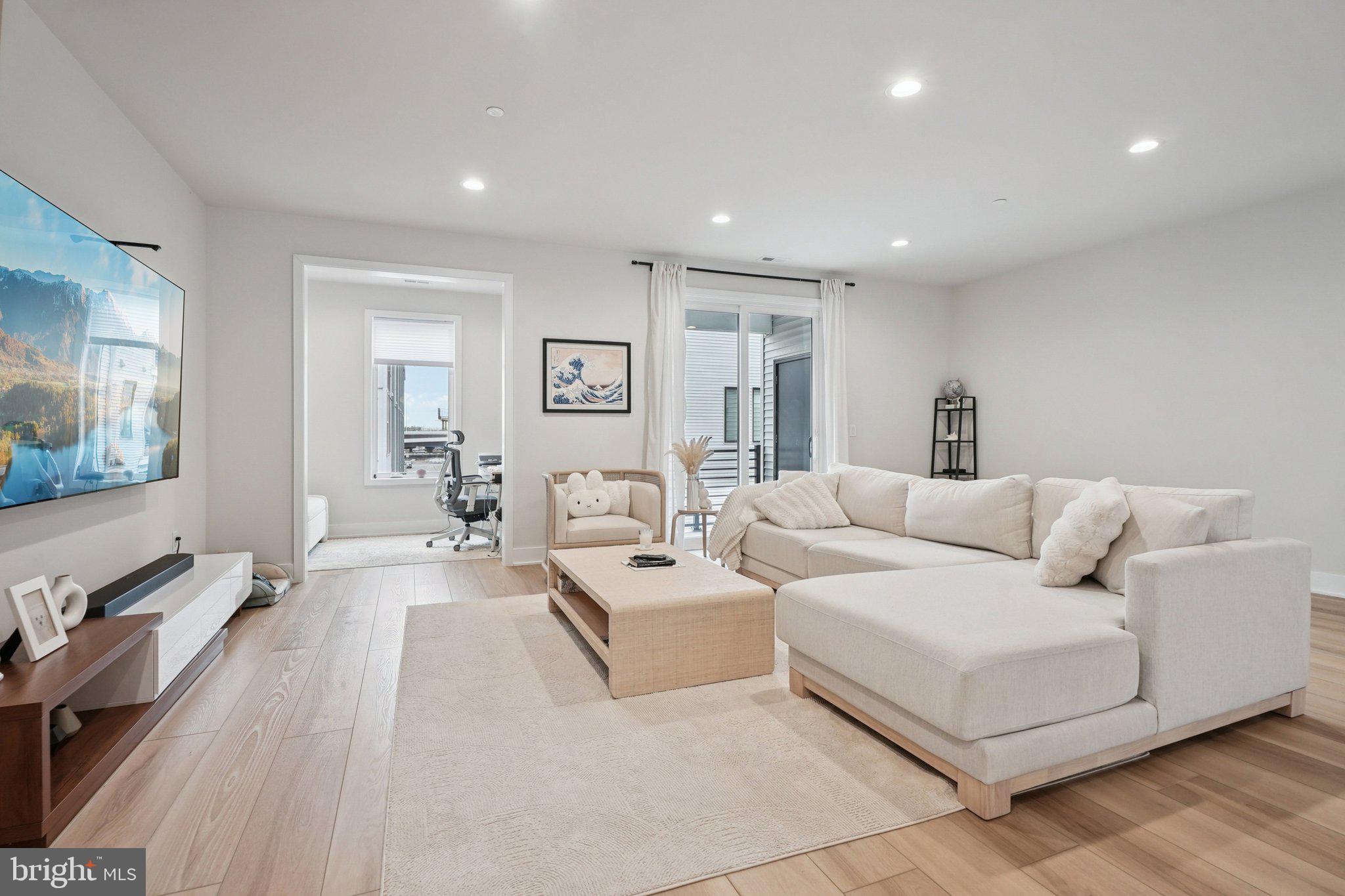 NORTHBANK - Residential