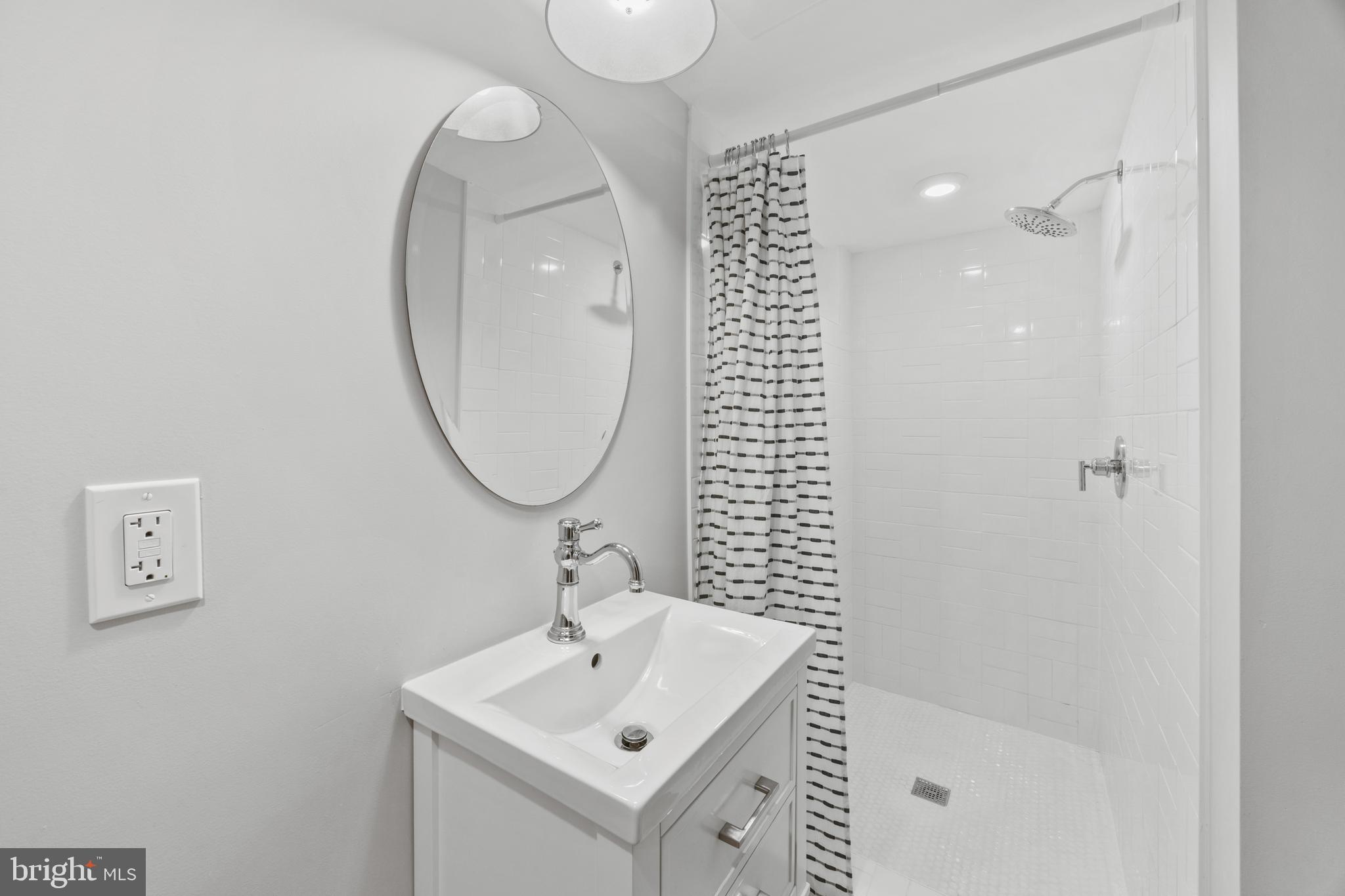 WAYCROFT - WOODLAWN - Residential