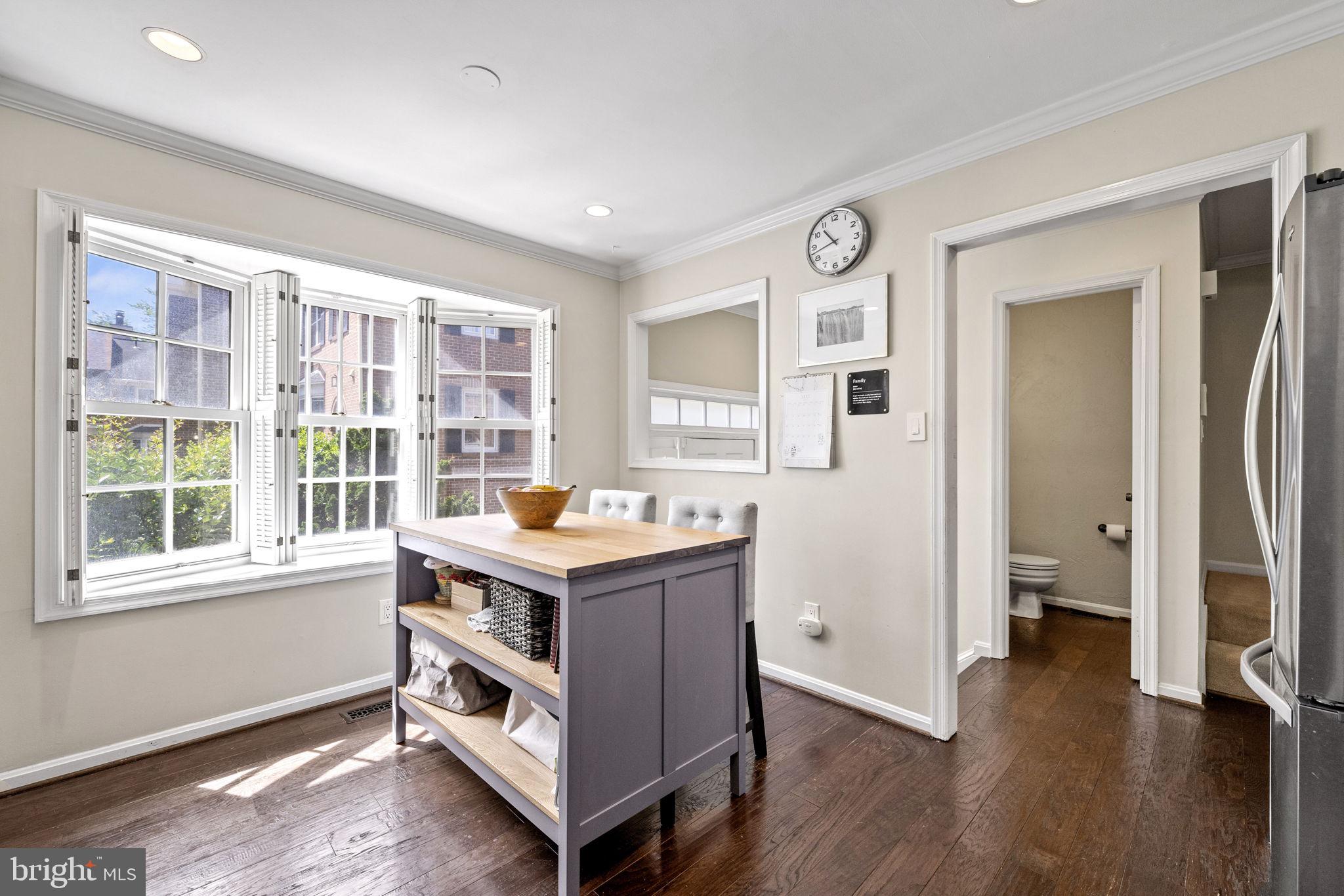 WOODSIDE - Residential